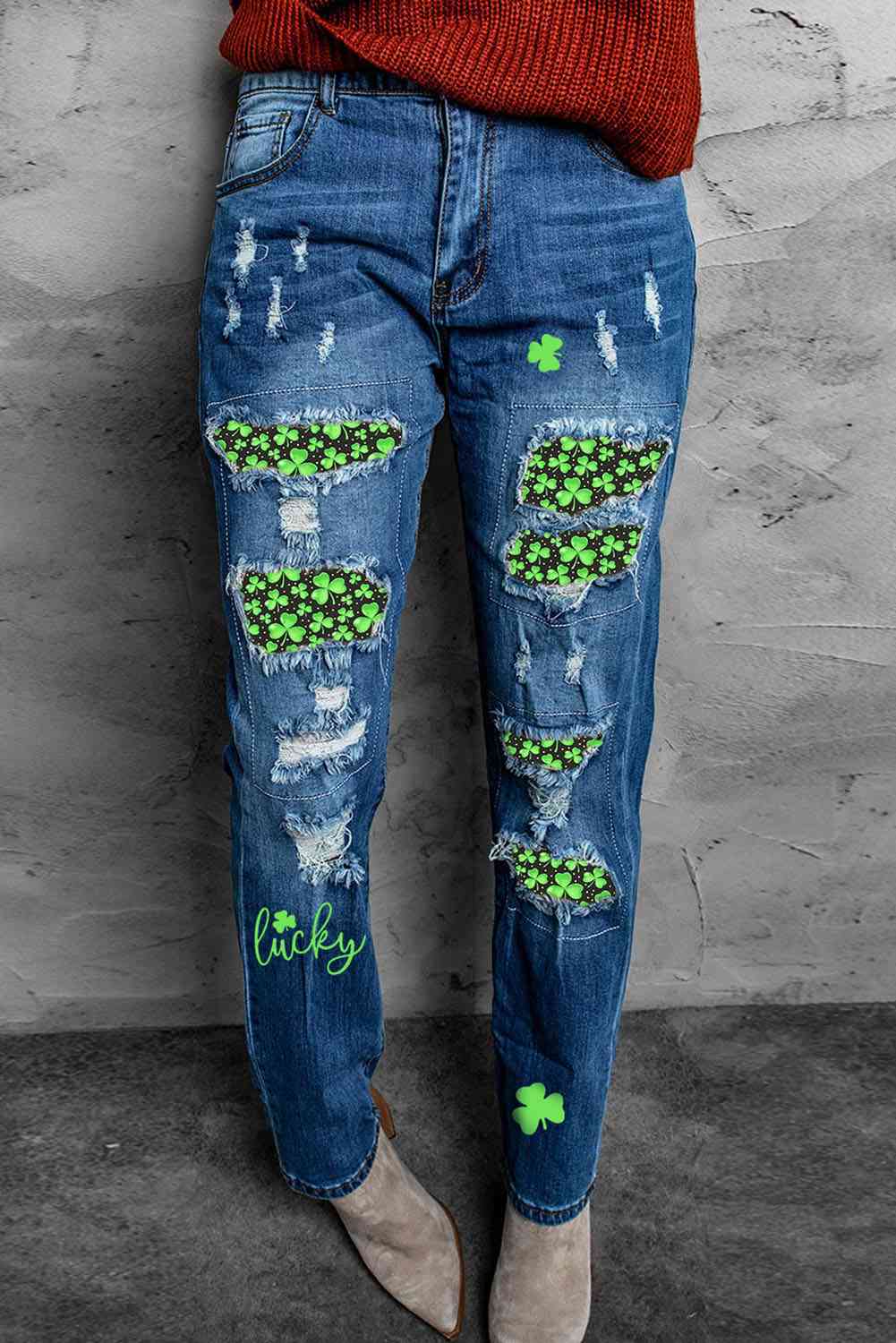Baeful Printed Patch Distressed Boyfriend Jeans